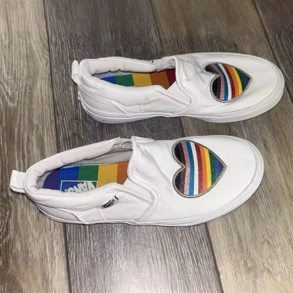 Vans Pride Asher Slip-On White Rainbow Heart Shoes Kids Youth Missy US Size 4